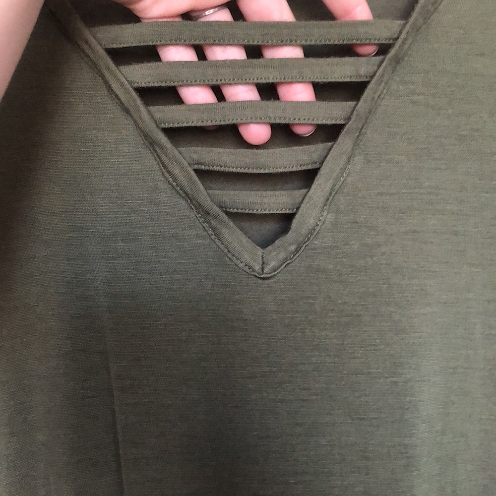 Green Long Sleeve. - Picture 6 of 6